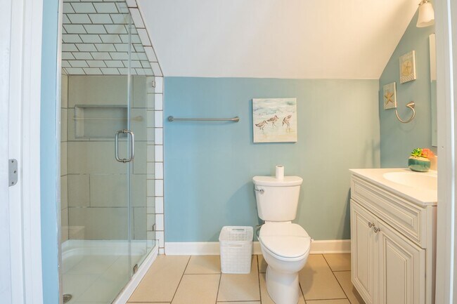 Building Photo - 4502 E Oak Island Dr