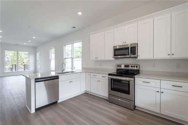 Building Photo - 101 Pearl St