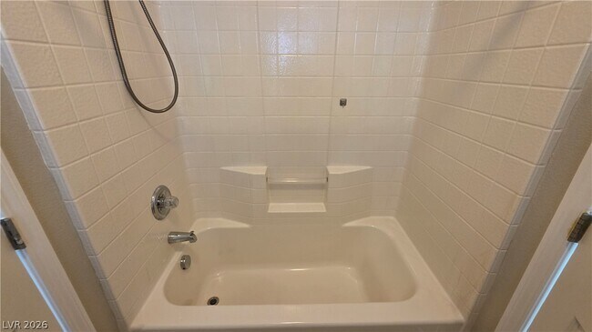 Building Photo - 5769 Old Colony Dr