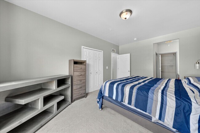 Building Photo - 23668 Northstone Village Dr
