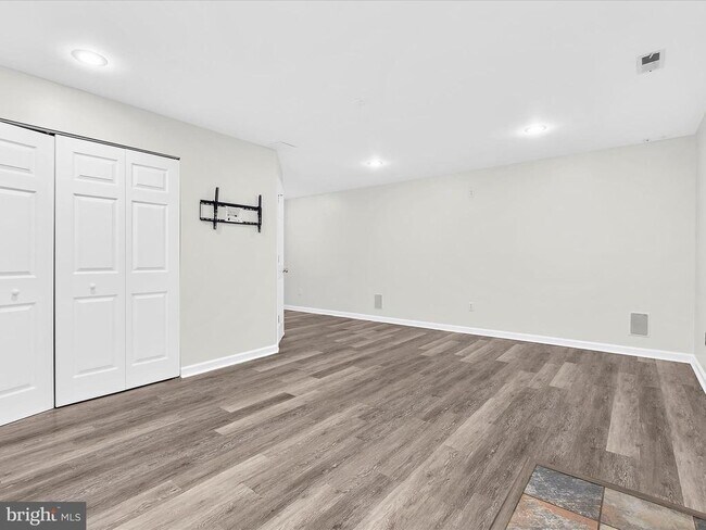 Building Photo - 2499 Vineyard Ln
