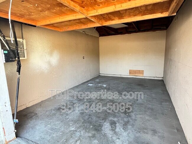 Building Photo - 7773 Philbin Ave