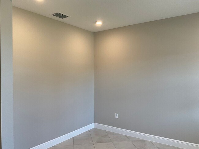 Building Photo - Brand New Home with all the upgrades in an all families community