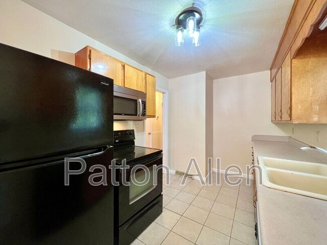 Building Photo - 14 Friendly Hollow