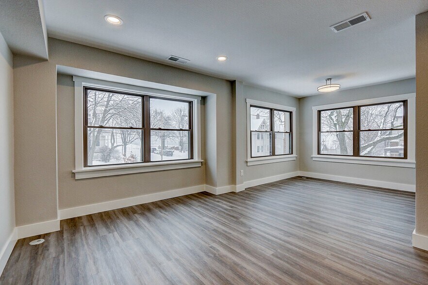 Building Photo - 2105 N Booth St