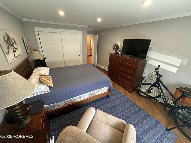 Building Photo - 303 Sunset Ave