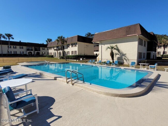 Building Photo - 1540 El Prado Rd