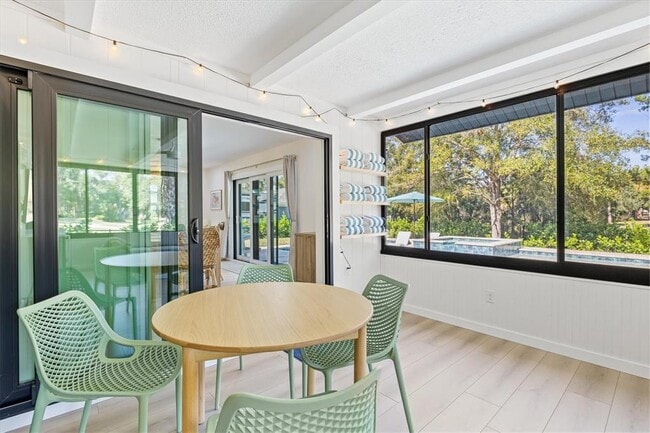 Building Photo - 2641 Hyde Park St