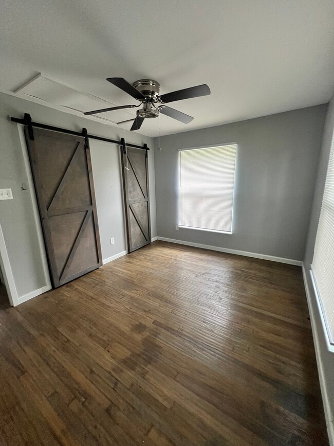 Building Photo - 806 Edmondson St