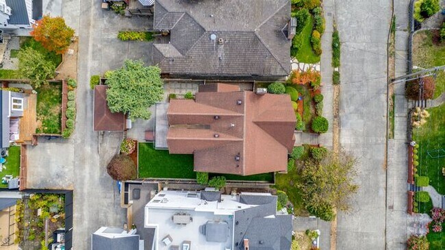 Building Photo - Stunning Air Conditioned 1931 Tudor in Coveted Admiral w/ Views