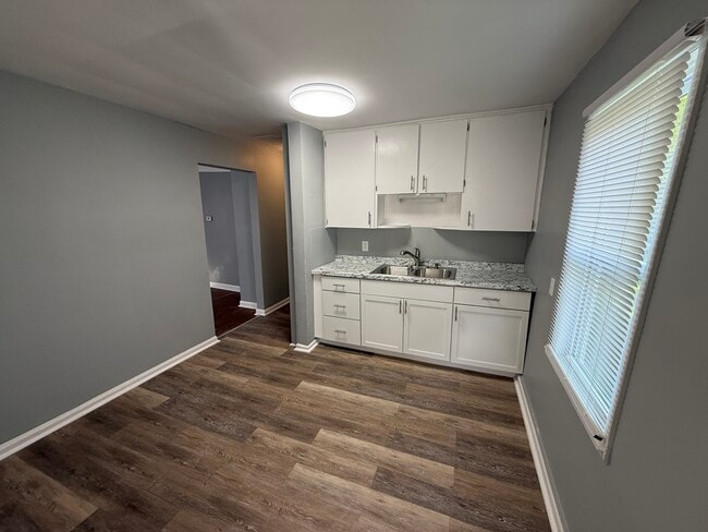 Building Photo - 3513 Dakota Ave