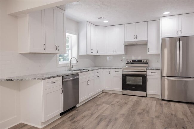 Building Photo - 147 Hunters Cove