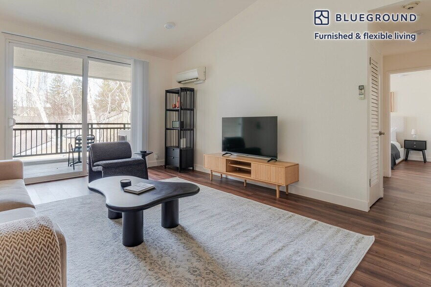 Building Photo - 1050 Benton St