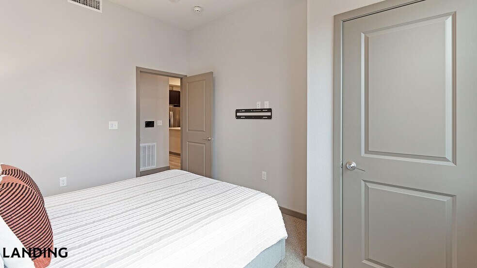 Building Photo - 3150 W Twain Ave