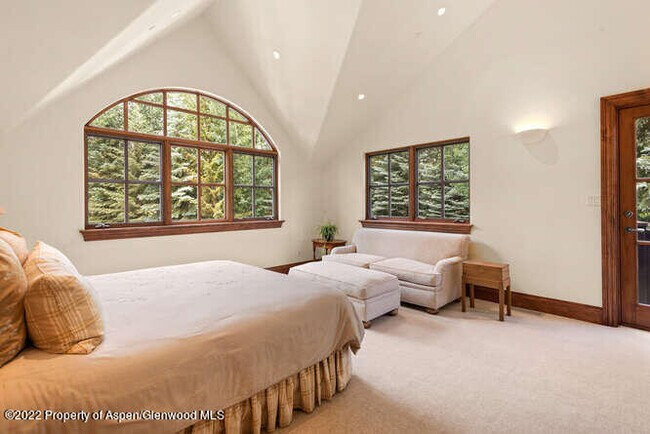 Building Photo - 650 Pioneer Springs Ranch Rd