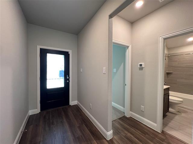 Building Photo - 2101 Sun Star Dr