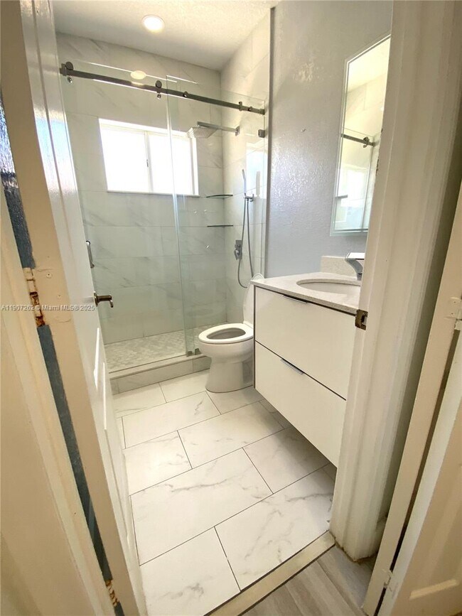 Building Photo - 8100 W 28th Ct