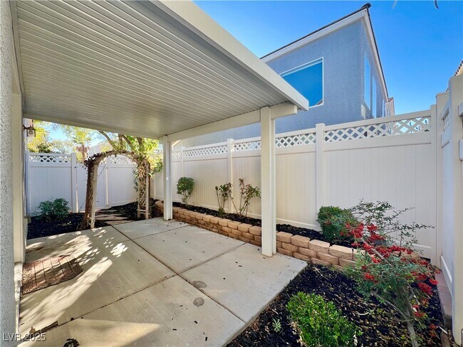 Building Photo - 6164 Bridgeport Hills Ave