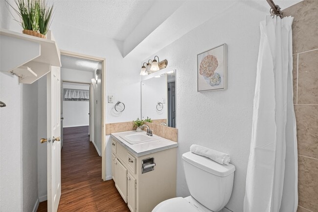 Building Photo - 7714 Renwick Dr