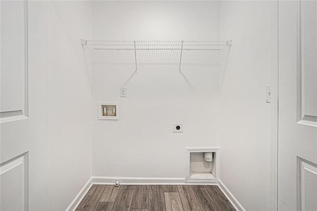 Building Photo - 308 Penn Sta Wy