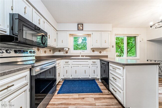 Building Photo - 1682 Mendelssohn Dr