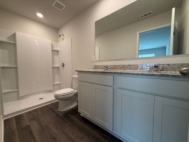 Building Photo - 3 Bedrooms, 2.5 Bathrooms - Townhome in Armuchee!