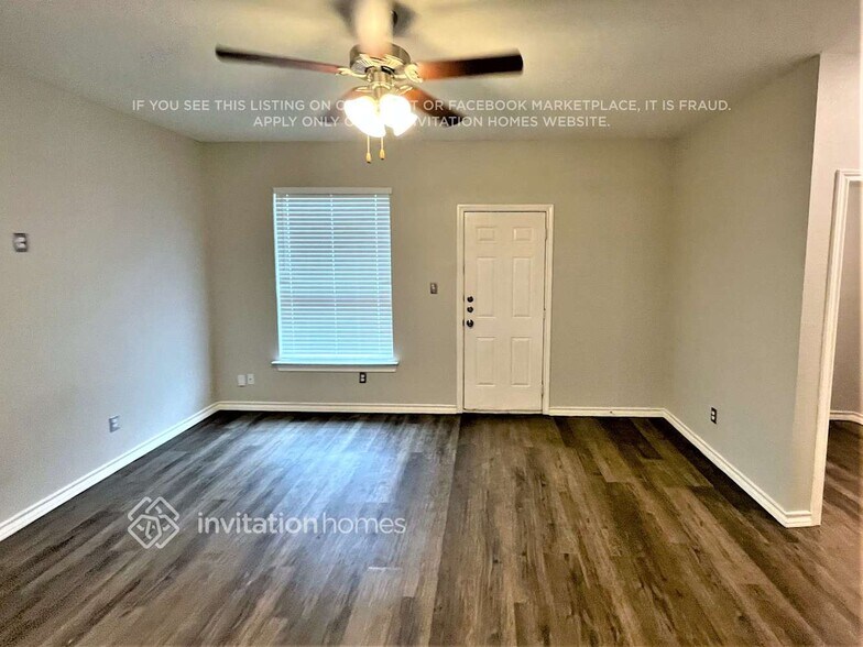 Building Photo - 1944 Melrose St