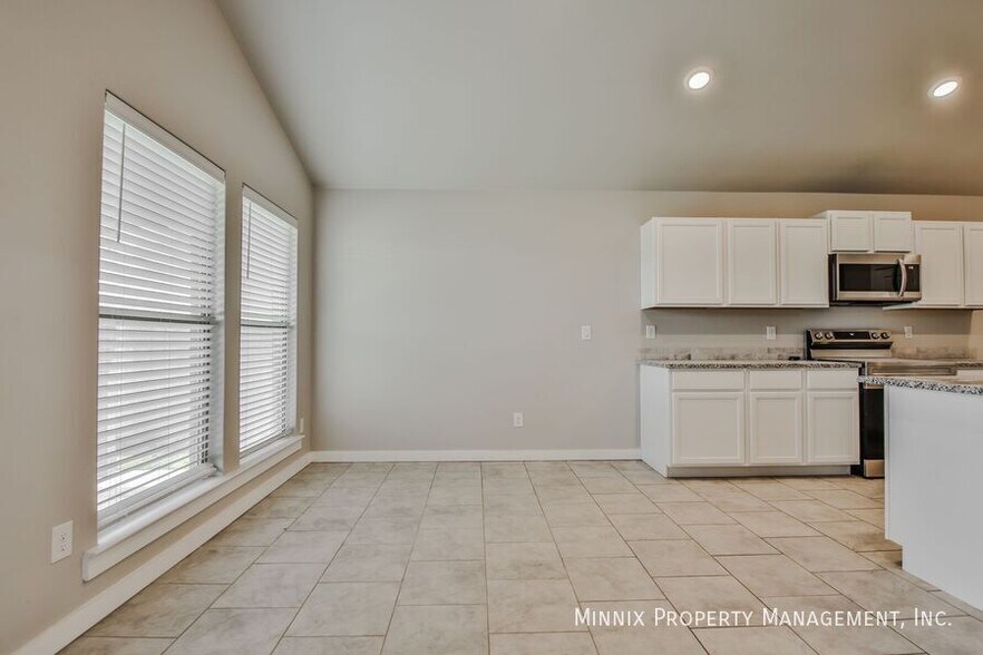 Building Photo - 13407 Ave. R-1(FS)