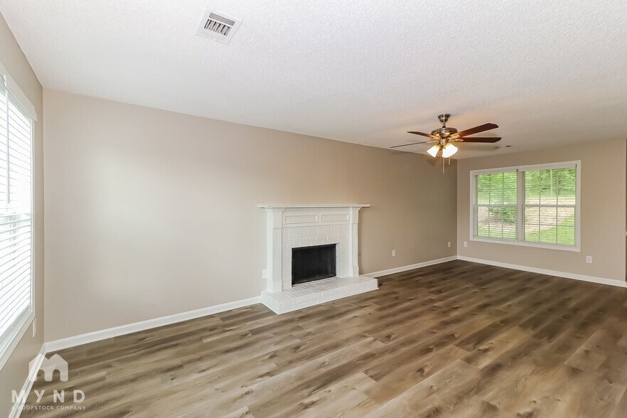 Building Photo - 203 Peachtree Glen Dr