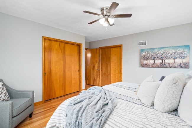 Building Photo - 1506 Starling Dr