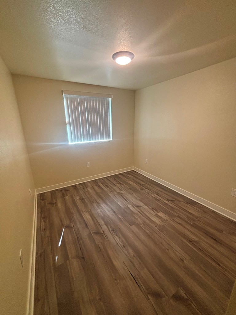 Building Photo - 630 1/2 W 79th St