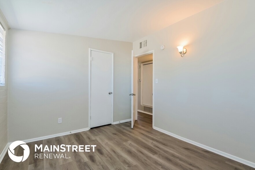 Building Photo - 1733 S Avenida Regulo