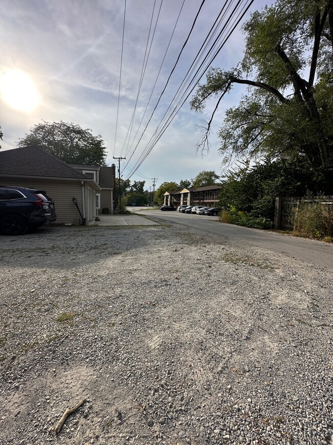 Building Photo - 932 Robinson St