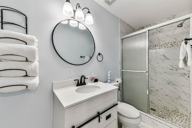 Building Photo - 16542 E Bayside Way