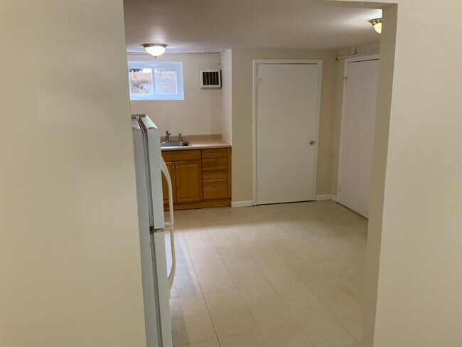 Building Photo - 300 Ketchamtown Rd