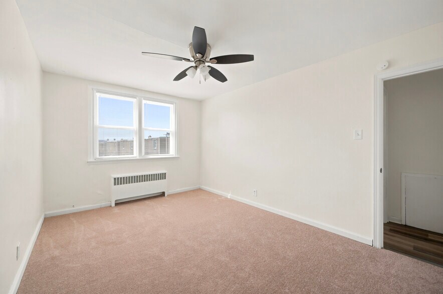 Building Photo - 6713 E Roosevelt Blvd