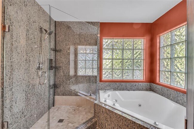 Building Photo - 5911 NW 59th Ave