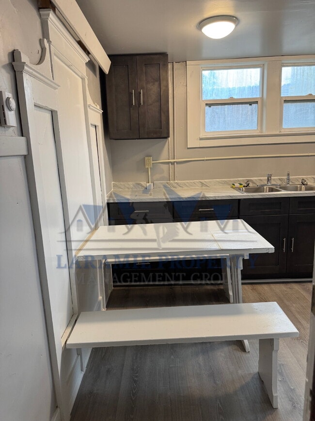 Building Photo - 1 Bed 1 Bath Apartment