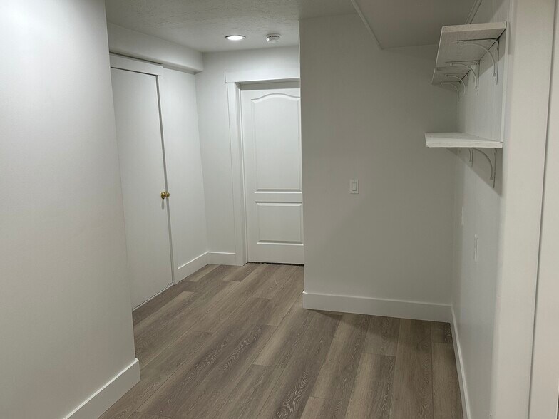 Office area - 308 Hillside Cir