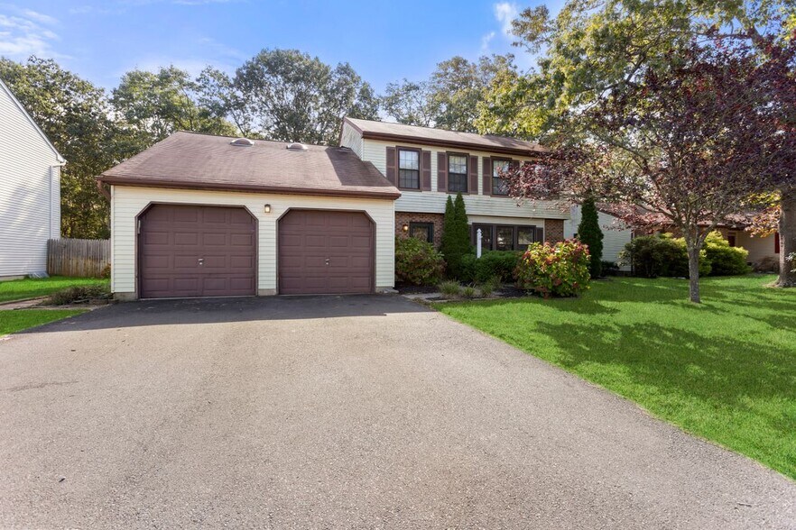 Building Photo - 13 Laurel Crest Dr