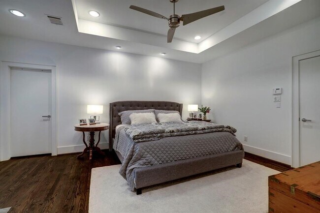 Building Photo - 2007 Brun St