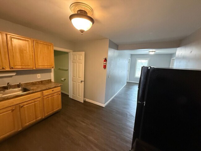 Building Photo - MOVE IN READY! $1625 - 1 Bed / 1 Bath Apartment in Downtown Manchester with All Utilities Included!