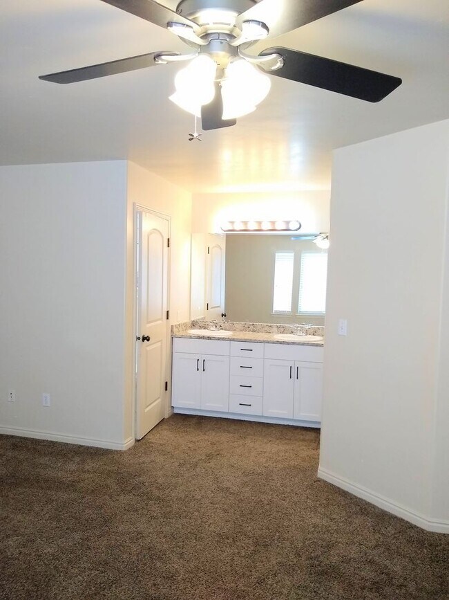Building Photo - BEAUTIFUL 4 BED 2.5 BATH HOME FOR RENT IN LEHI!!!