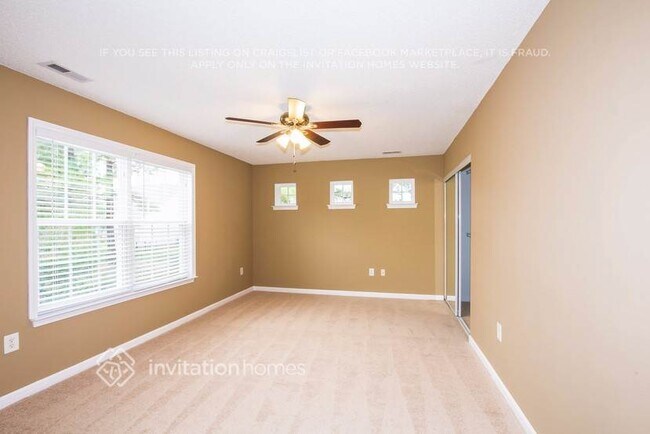 Building Photo - 9220 Meadowmont View Dr