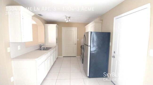 Building Photo - 1304 Acme Ln