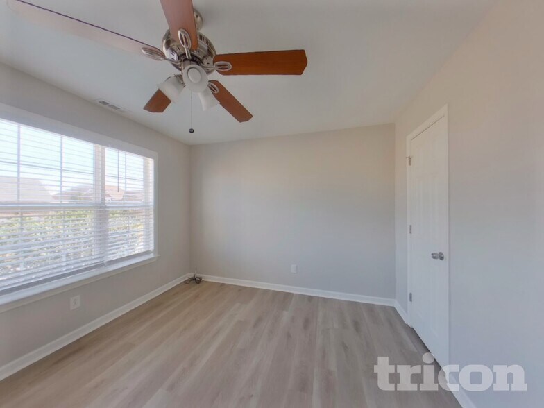 Building Photo - 3031 Farmville Cir