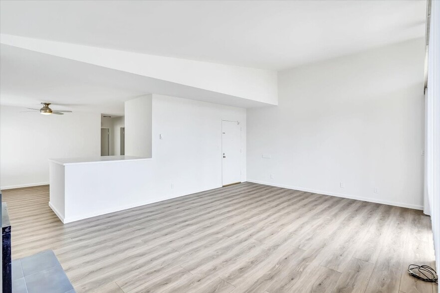 Building Photo - 1023 21st St