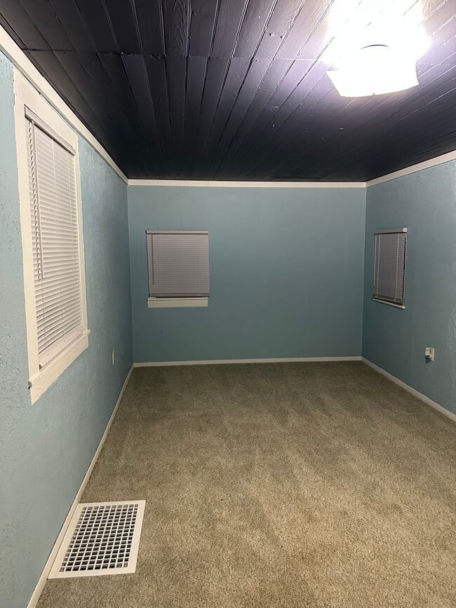 Building Photo - Unique 3-Bedroom, 2-Bathroom Home with Mother-In-Law Suite – $1,600/Month