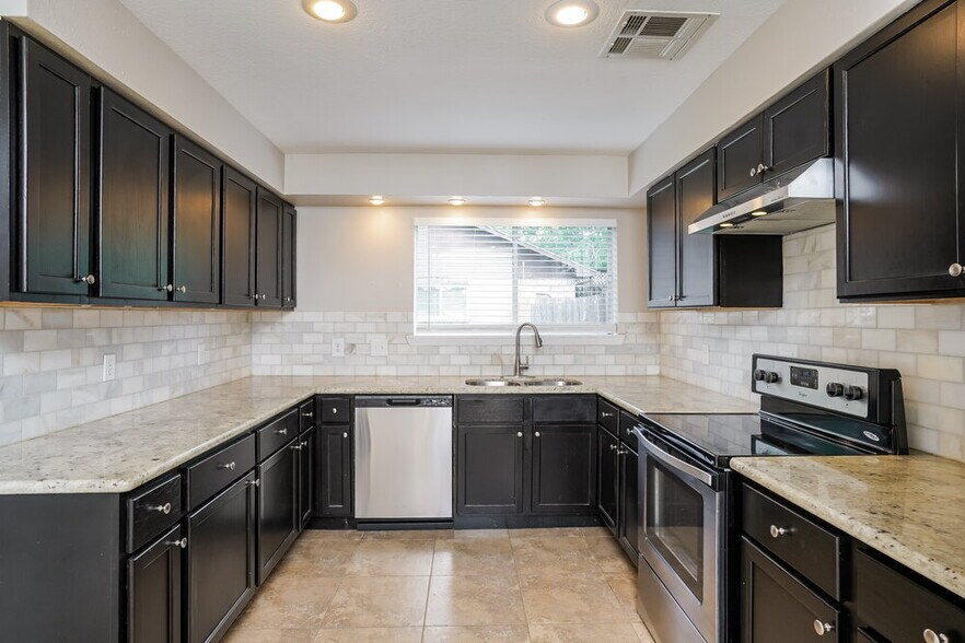 Building Photo - 518 Magnolia Bend St