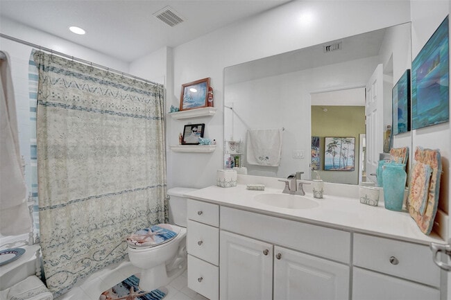 Building Photo - 617 SW 2nd Dr